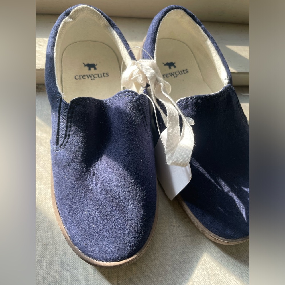 Navy Crewcuts boat shoes 11 NWT